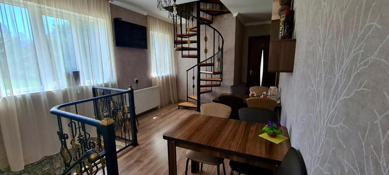 Kazbegi Inn Экстерьер фото